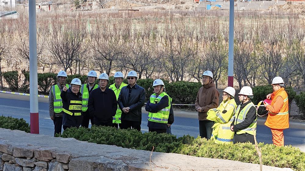 河北交投集团总工程师郑瑞君带队到太行山高速公路邢邯段指导隐患排查整治工作